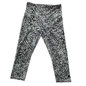 Athleta Elation Crop Capri Tight Leggings Yoga Printed Black White Women’s M EUC